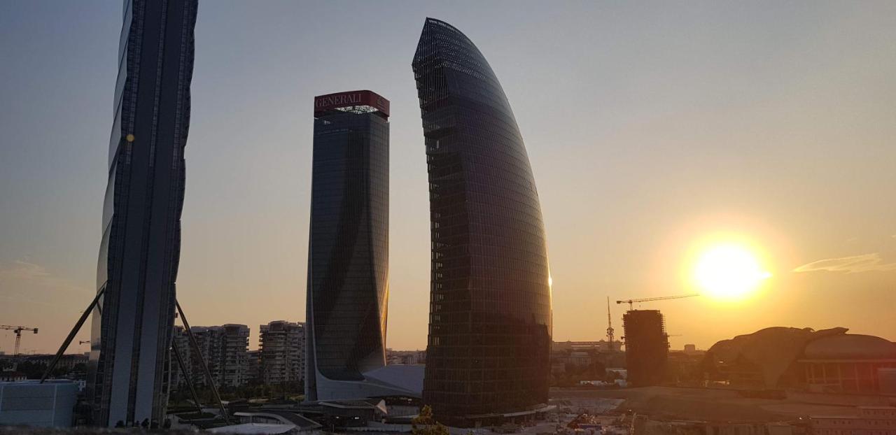 City Life Sky Apartment- Mico- Breathtaking Penthouse Милано Екстериор снимка